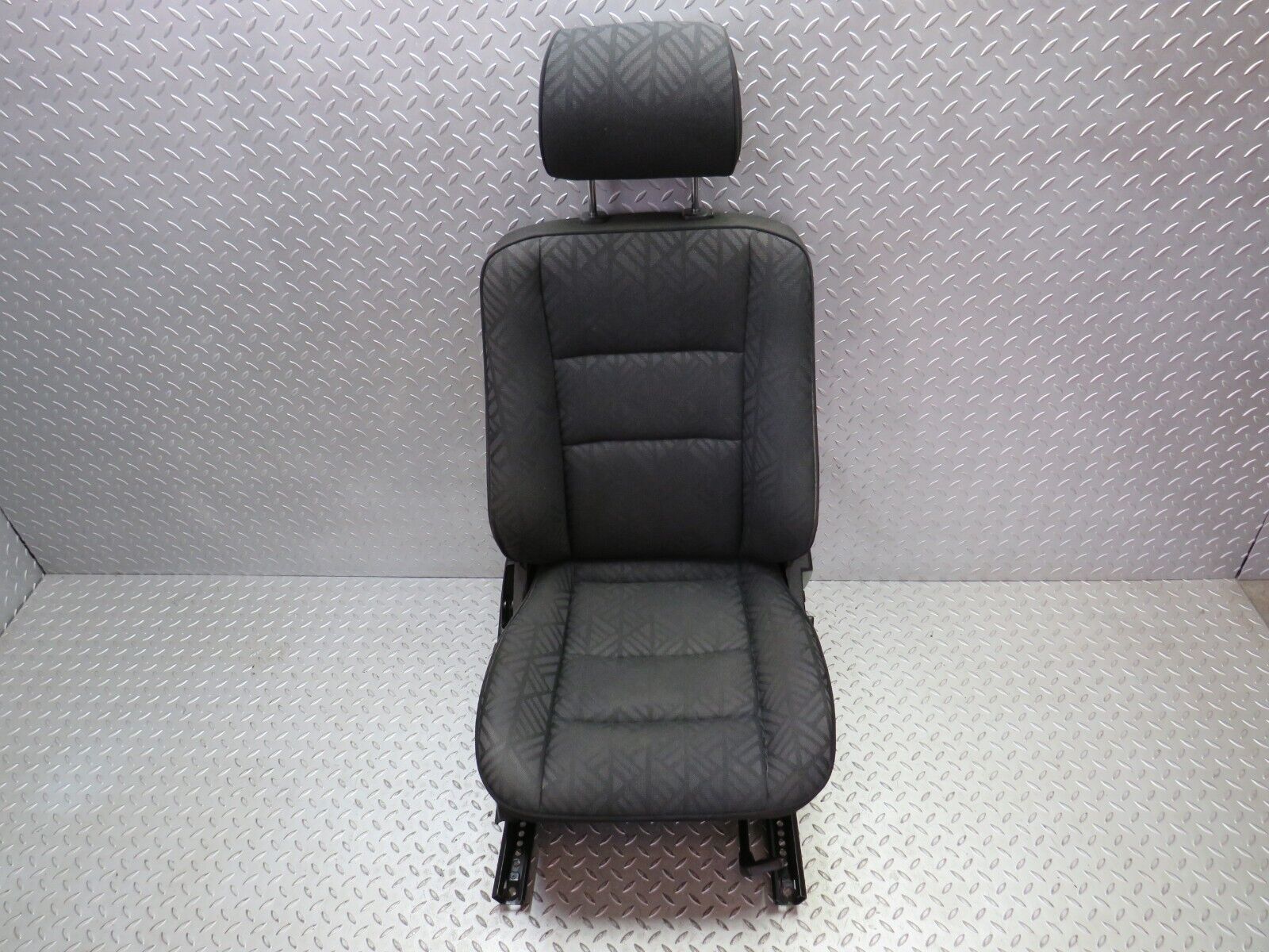 33349 Mercedes-Benz W202 C180 Front Right Driver Seat 2029101450