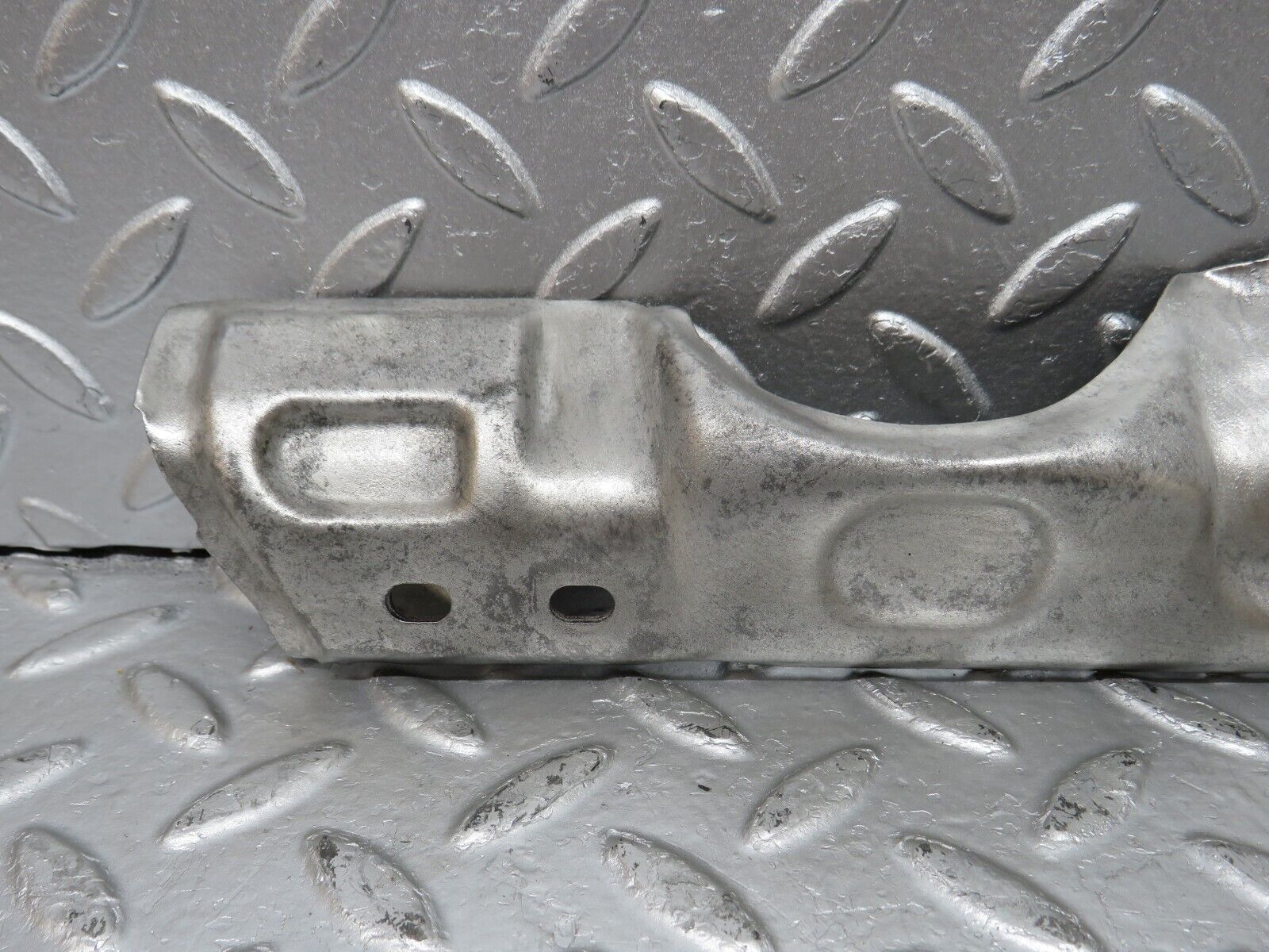 33118 Mercedes-Benz W126 380 V8 M116 Exhaust Manifold Heat Shield