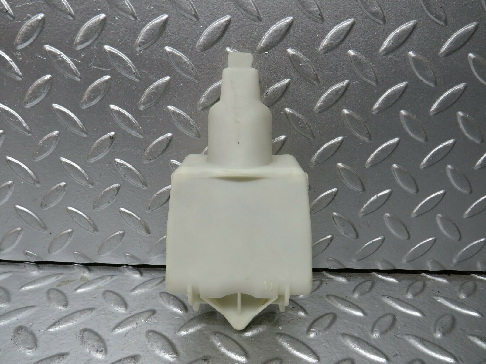 24266 Mercedes-Benz S124 220TE Rear Door Lock Vacuum Actuator Cover 1248050590