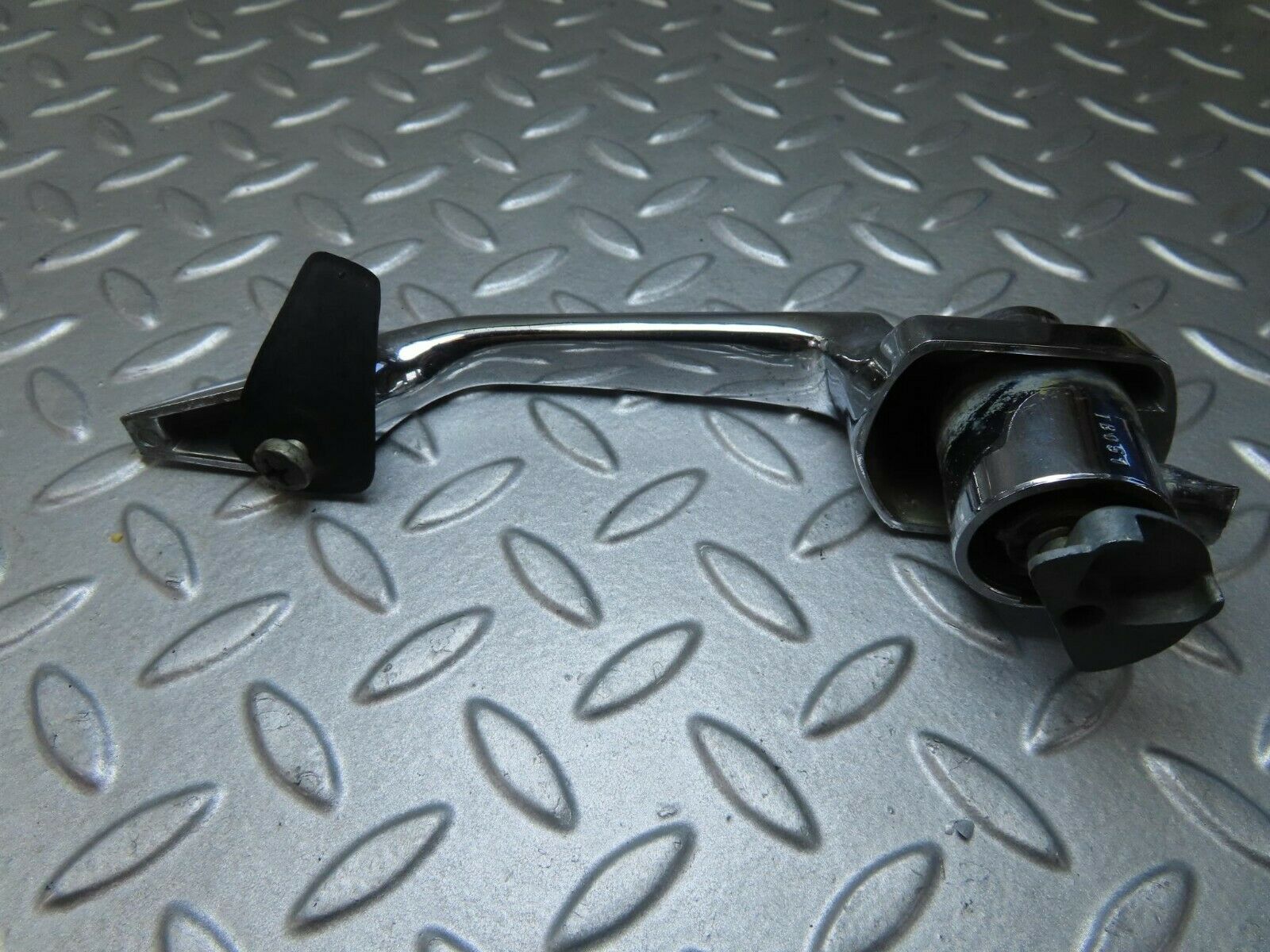 8736 Mercedes-Benz W108 Chrome Door Handle Front Left No Key 1087660701