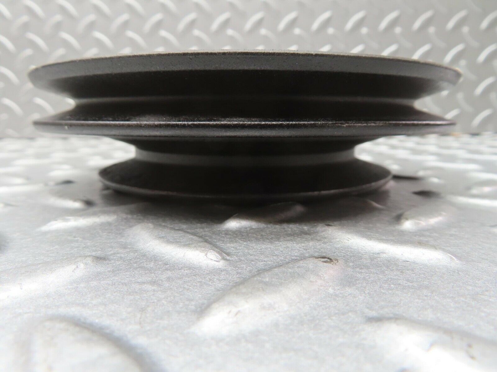 13616 Mercedes-Benz W123 200 Crankshaft Pulley 1020320404