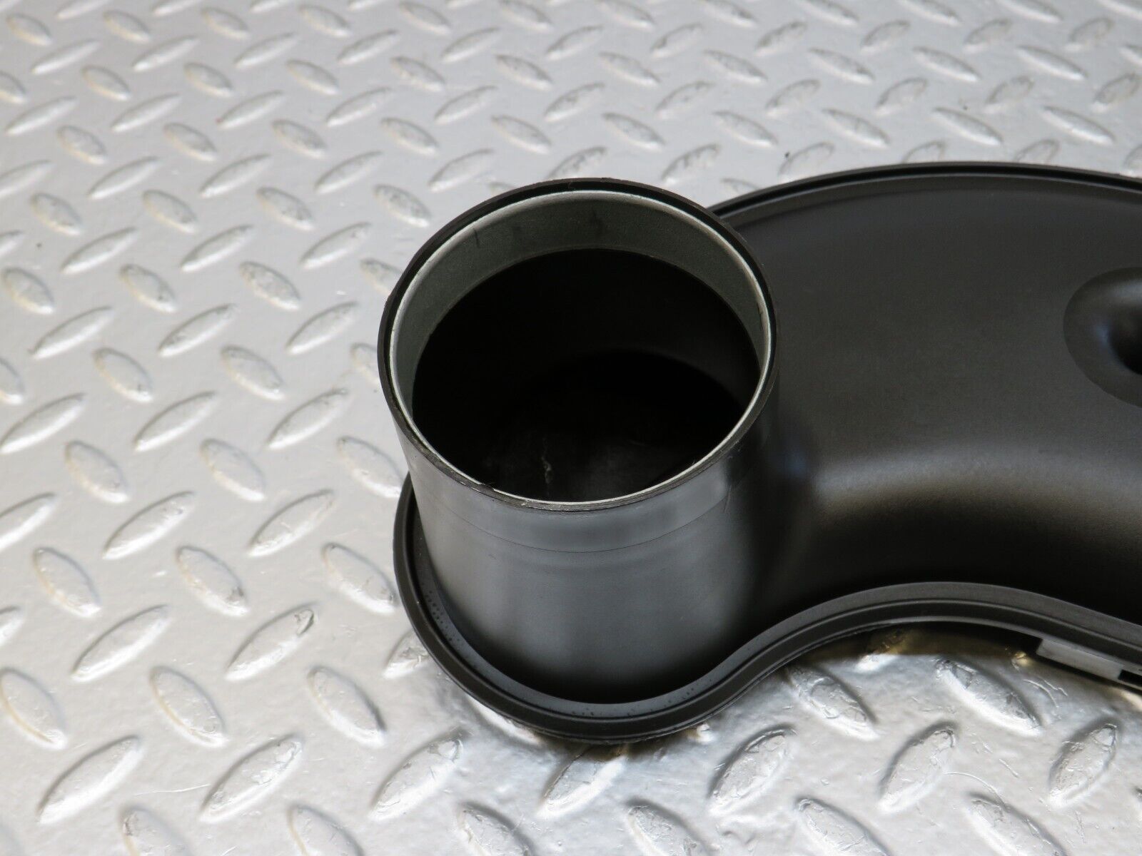 25000 Mercedes-Benz W140 S320 Engine Bay Air Duct 1041414104