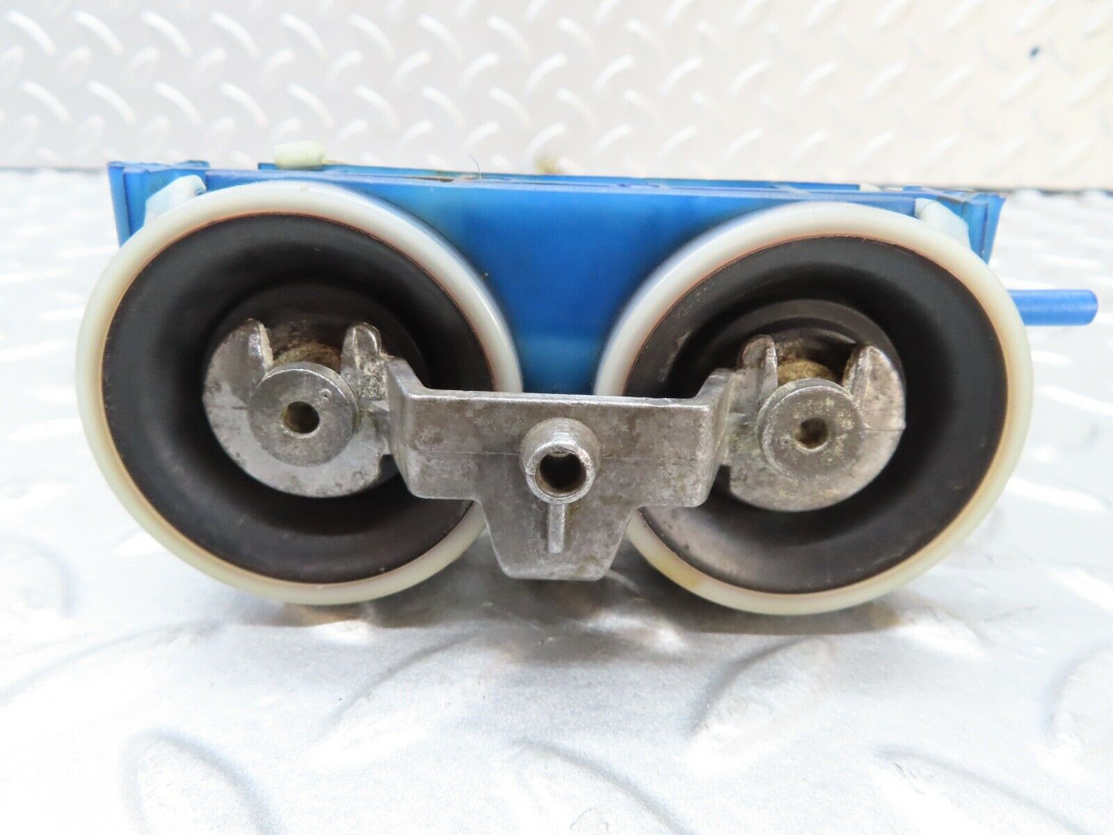 17560 Mercedes-Benz W116 450SEL Rear Right Door Lock Vacuum Actuator