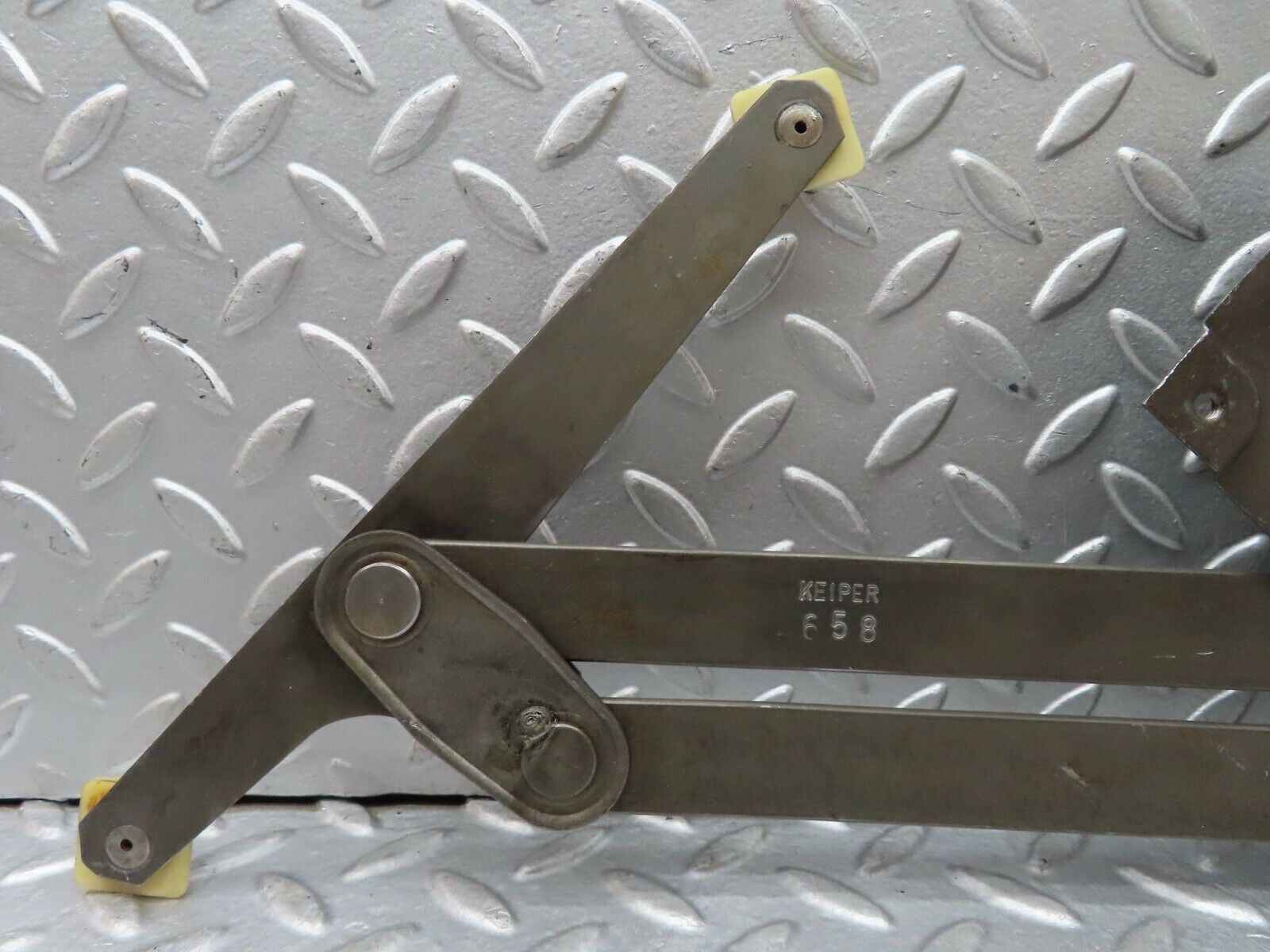 18704 Mercedes-Benz W120 W121 Ponton Rear Left Manual Window Regulator