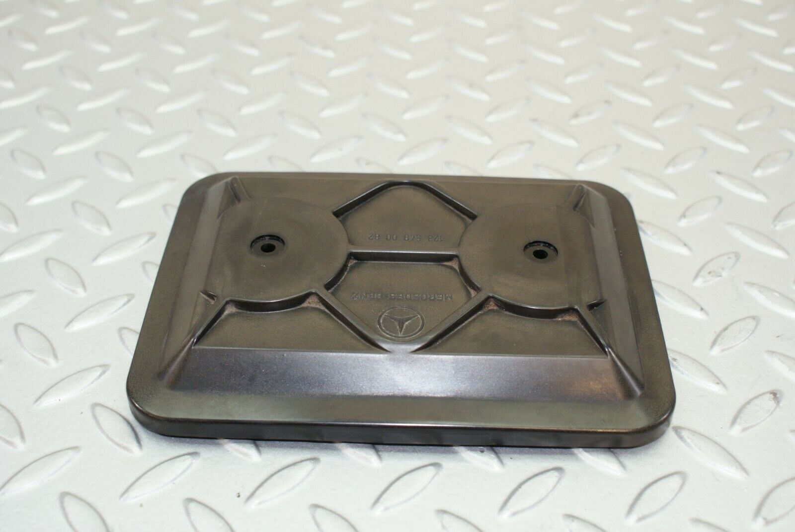 2940 Mercedes-Benz C123 280CE Coupe Fuse Box Cover Lid 1235400082