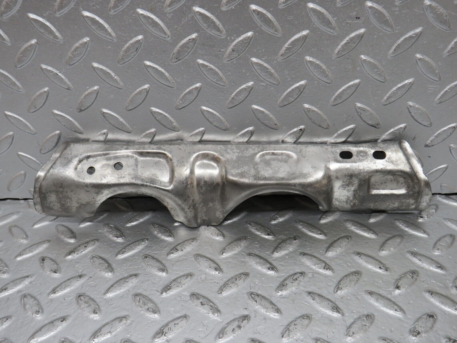 33114 Mercedes-Benz W126 420 V8 M117 Exhaust Manifold Heat Shield