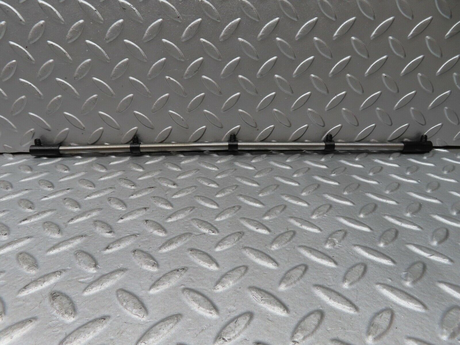 17789 Mercedes-Benz W116 450SEL Camshaft Oil Tube