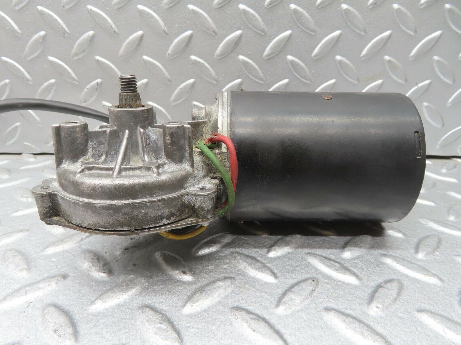 13576 Mercedes-Benz W123 200 Wiper Motor Bosch