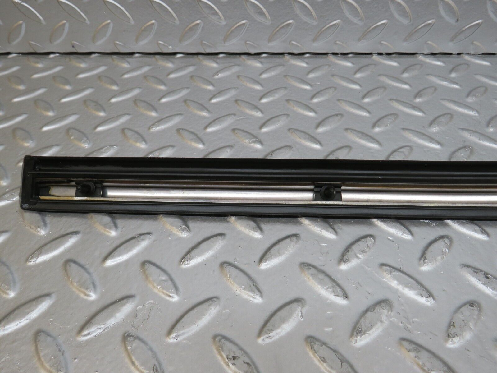 26294 Mercedes-Benz W116 450SE Front Right Door Moulding Trim