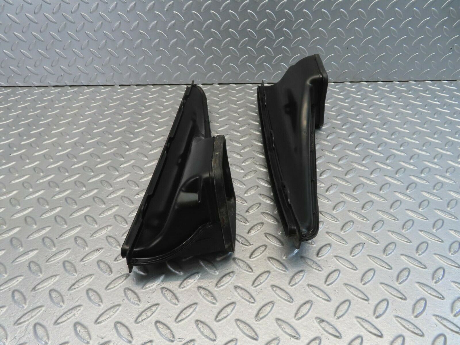 10926 Mercedes-Benz W123 230E Air Duct Vent Left And Right Side 1238300119