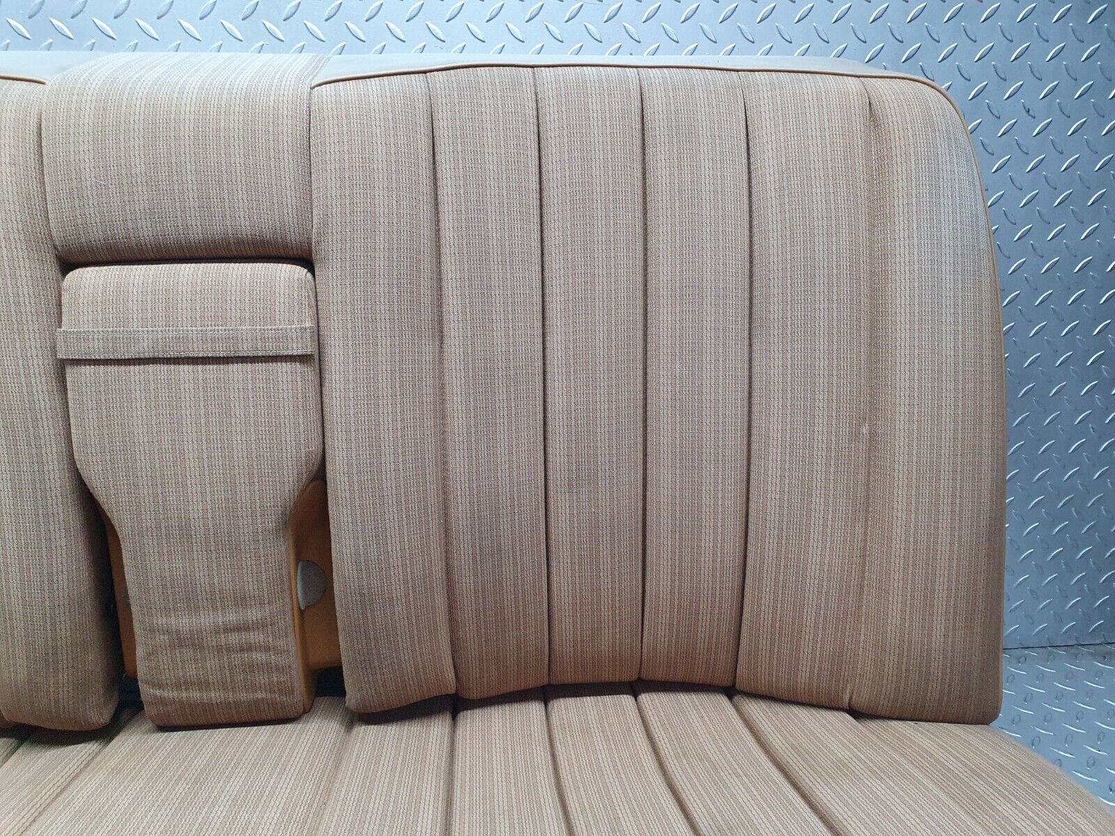 41373 Mercedes-Benz W124 200E Rear Seat Palomino 1249200016 1249200050