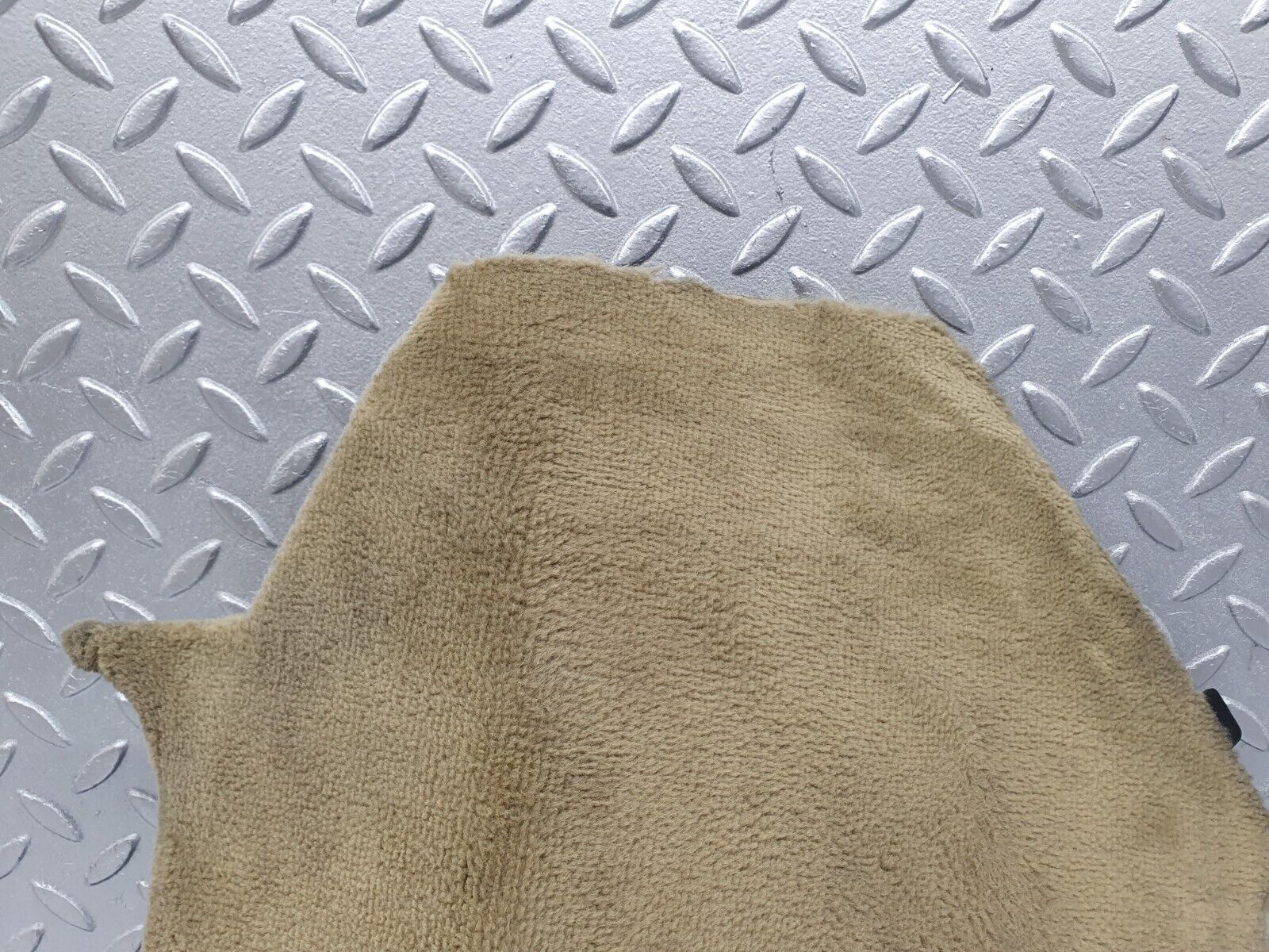 41046 Mercedes-Benz W126 300SE Front Right Kick Panel Beige 1266880406