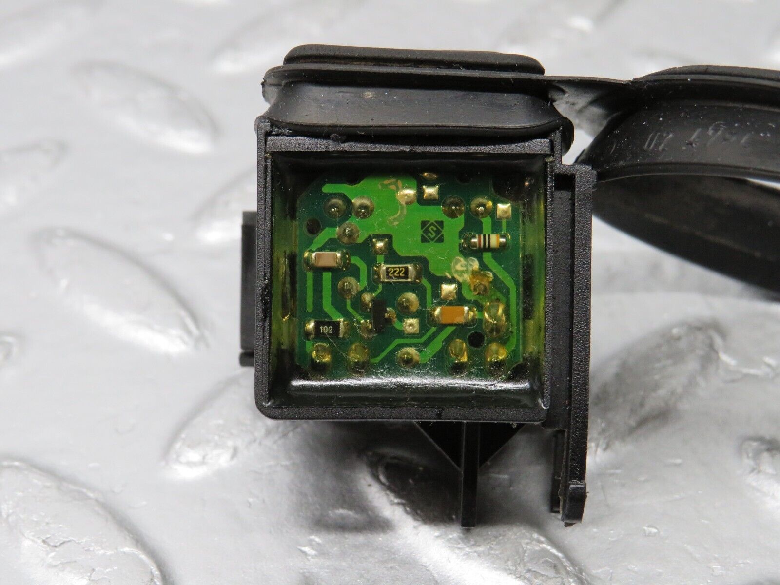 38322 Mercedes-Benz R129 280SL Coupe Trunk Lock Infrared Receiver 1297580898