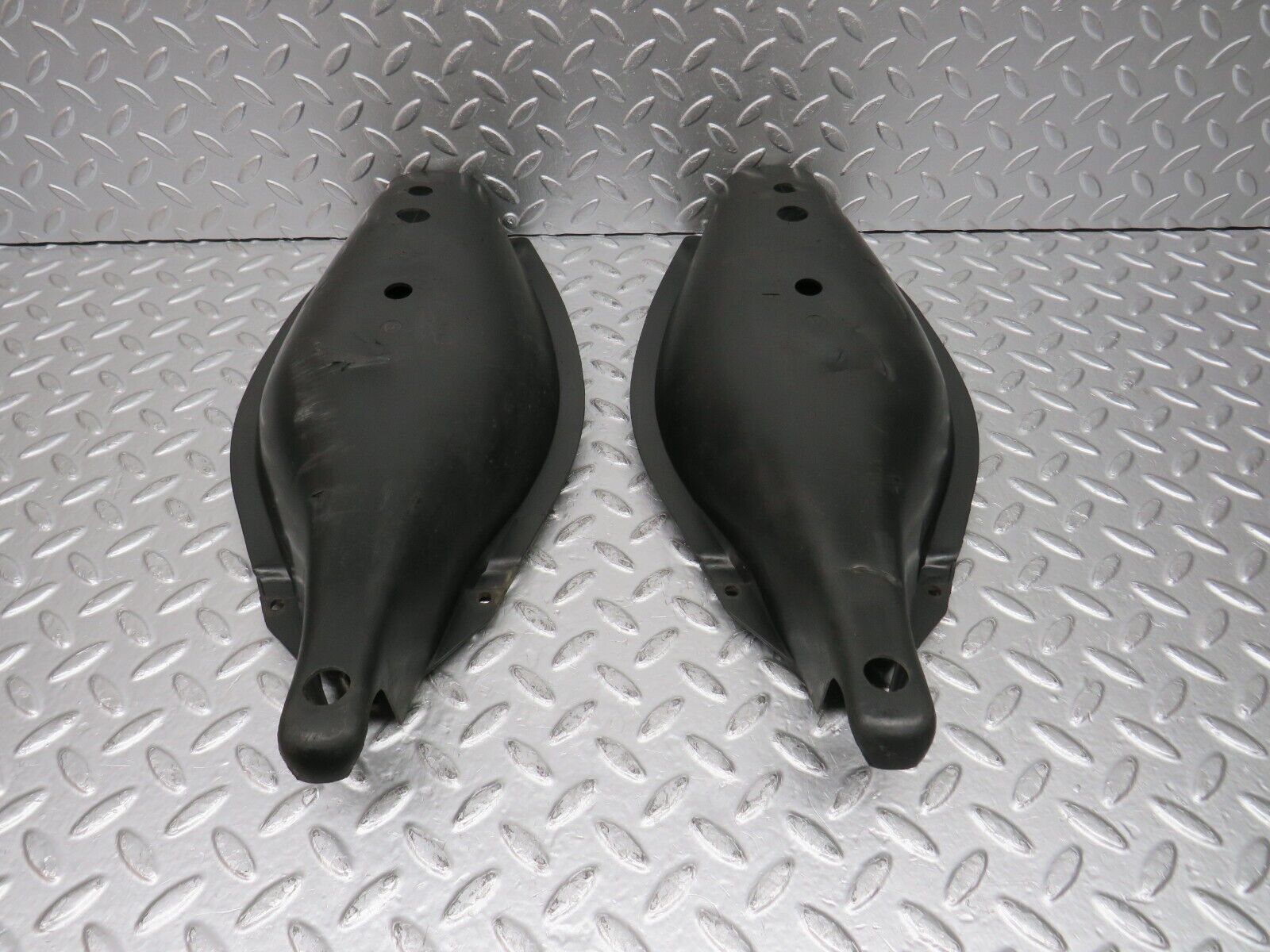 31592 Mercedes-Benz W201 190LE 1.8L Rear Control Arm Cover Pair 1293520188