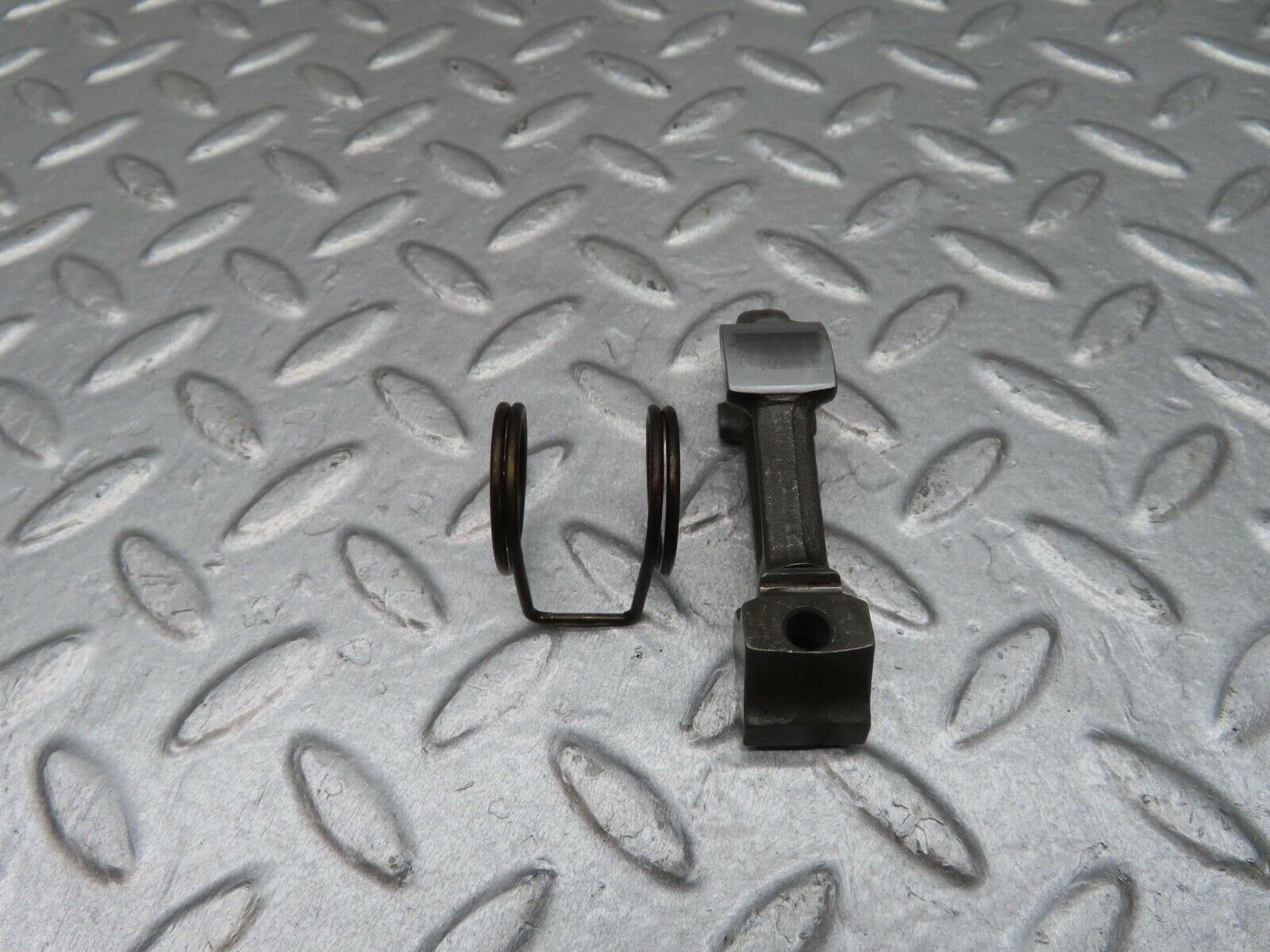 12862 Mercedes-Benz W111 220SE Valve Rocker Arm With Retaining Spring