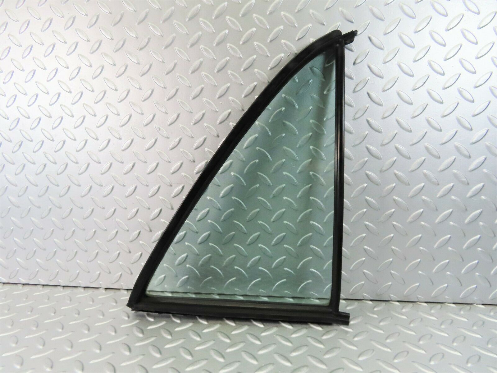 7257 Mercedes-Benz W116 450SE Rear Right Quarter Window