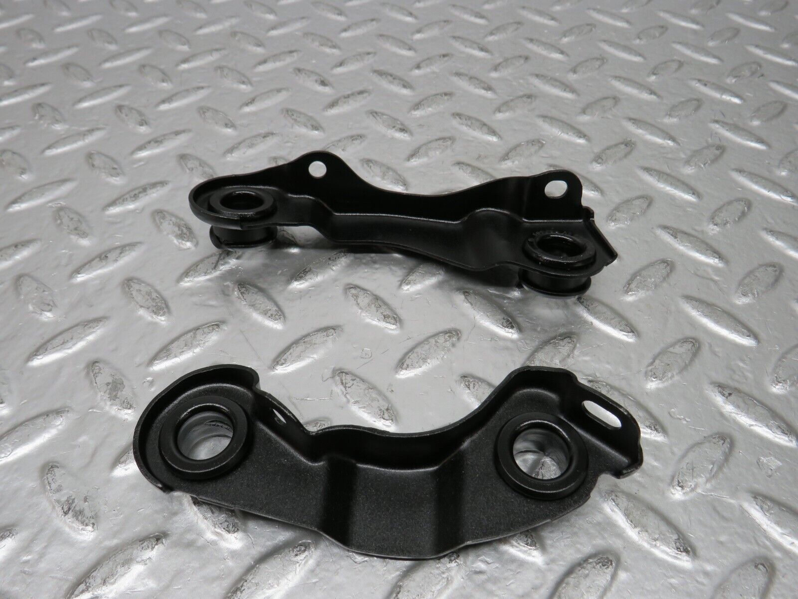 25283 Mercedes-Benz W201 190D Intake Manifold Bracket Cable Holder 6010940841