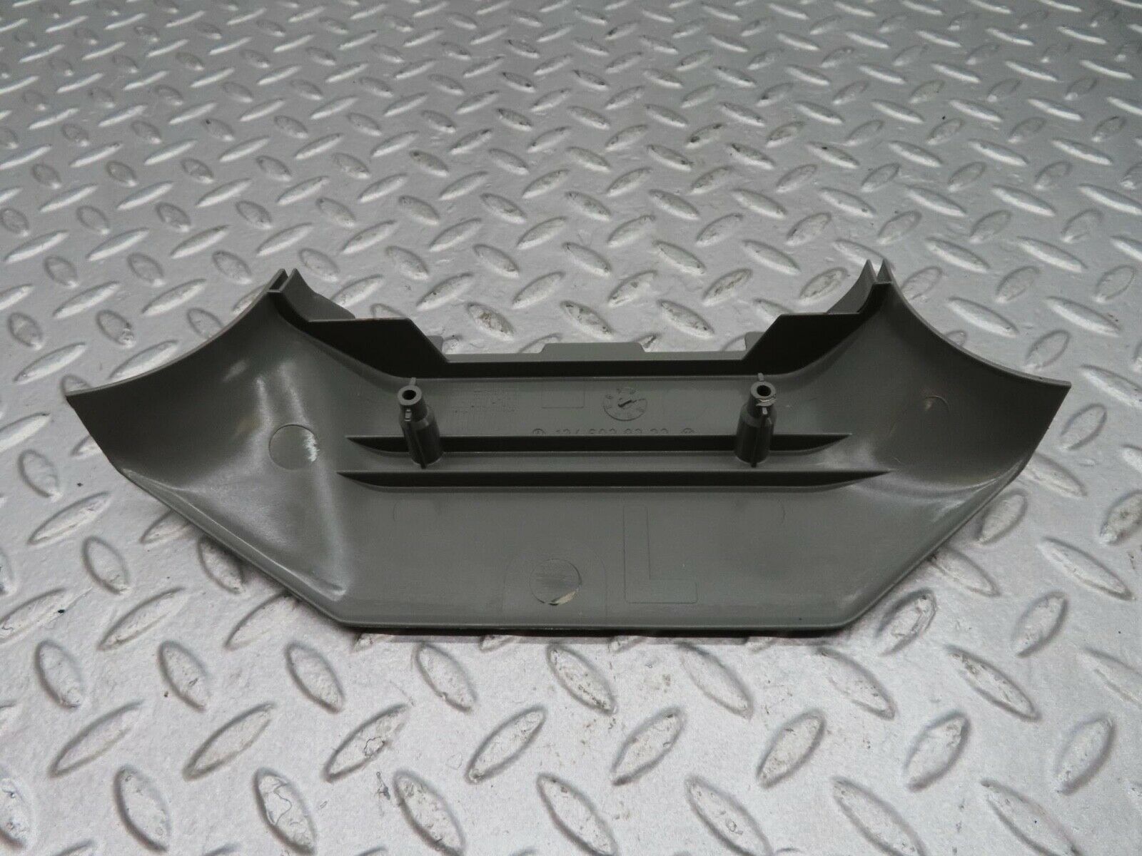 16177 Mercedes-Benz W124 260E B Pillar Bottom Cover Left Side Grey 1246920322