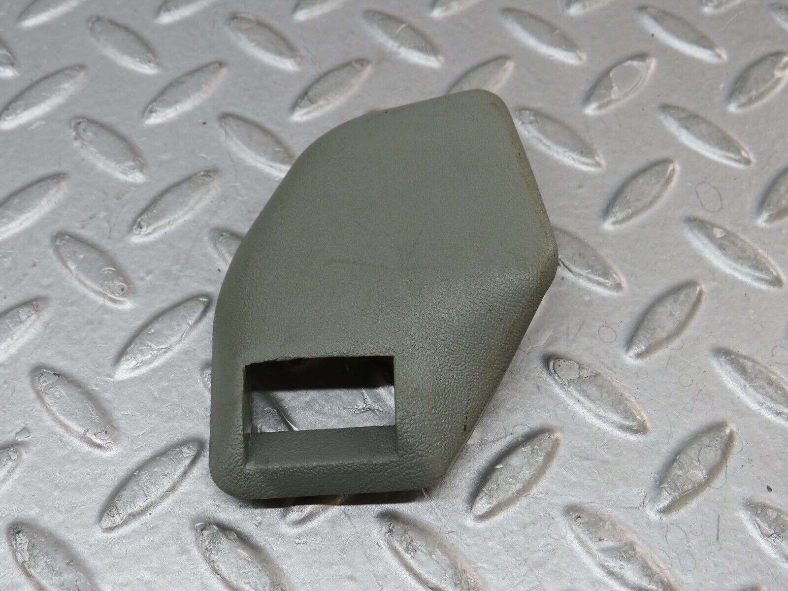 36305 Mercedes-Benz W126 420SE Seat Belt Runner Cover Trim Left Grey 1268680939