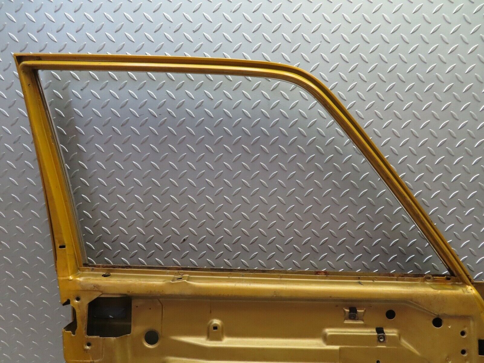 18810 Mercedes-Benz W116 Front Left Door