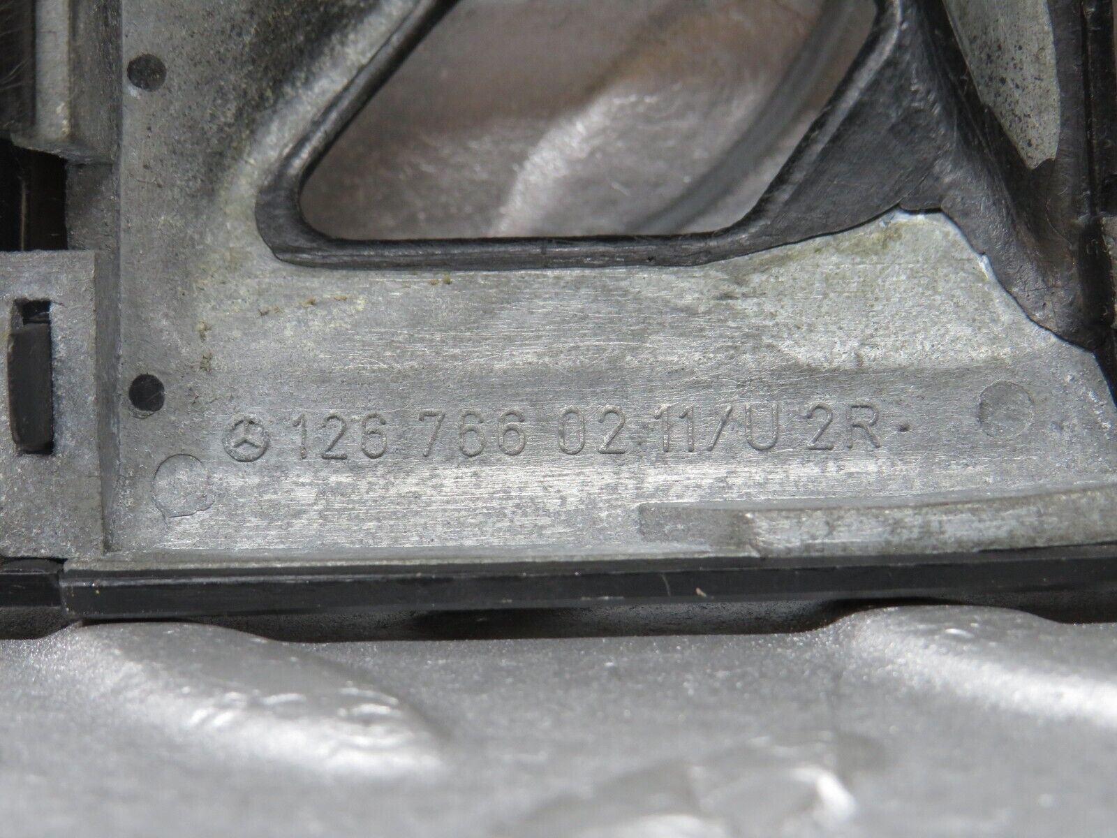 36103 Mercedes-Benz W126 420SE Interior Door Handle Frame Rear Right 1267660211 1267660491