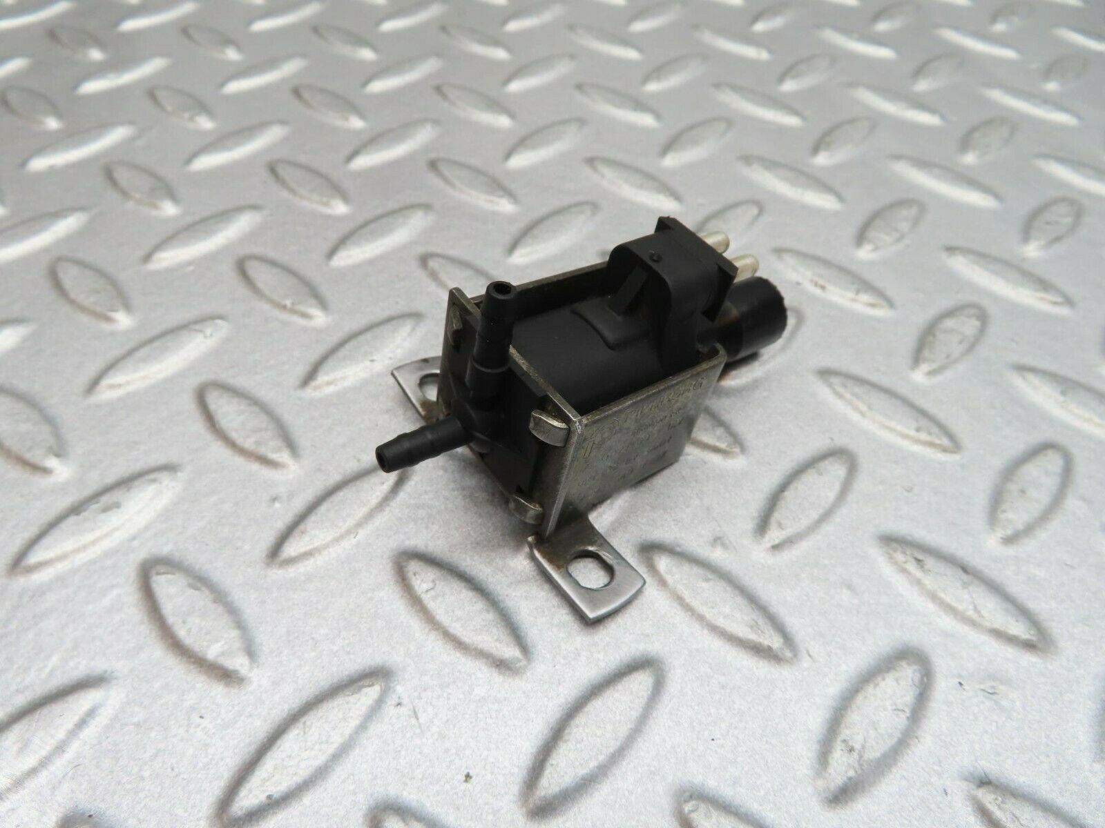 12189 Mercedes-Benz R129 300SL Coupe Vacuum Control Valve Pierburg 0015407097