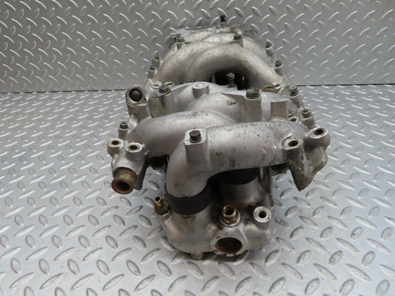 12673 Mercedes-Benz W108 280SE 3.5 Intake Manifold 1161412301