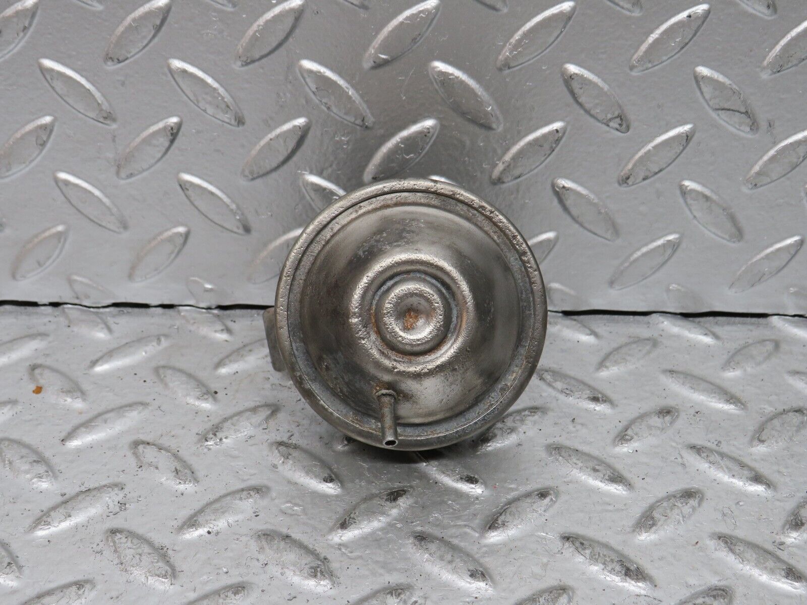 28052 Mercedes-Benz W123 280E Ignition Distributor Vacuum Control Valve