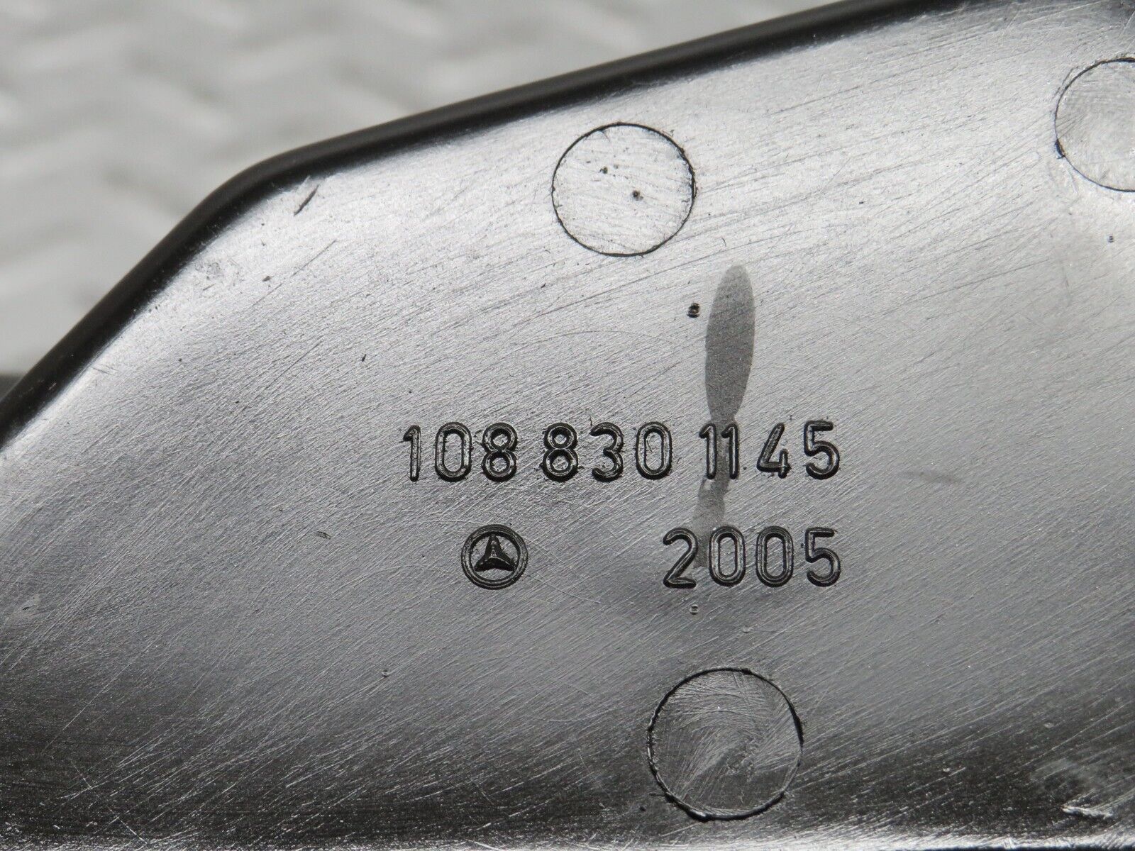 35913 Mercedes-Benz W108 Air Vent Control Left Side 1088301145