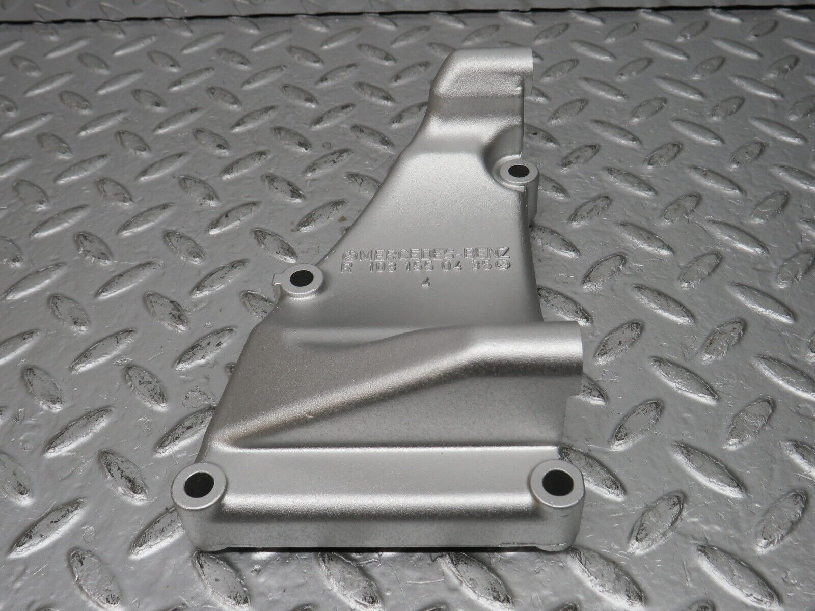 32663 Mercedes-Benz S124 300TE Wagon Alternator Generator Bracket 1031550435