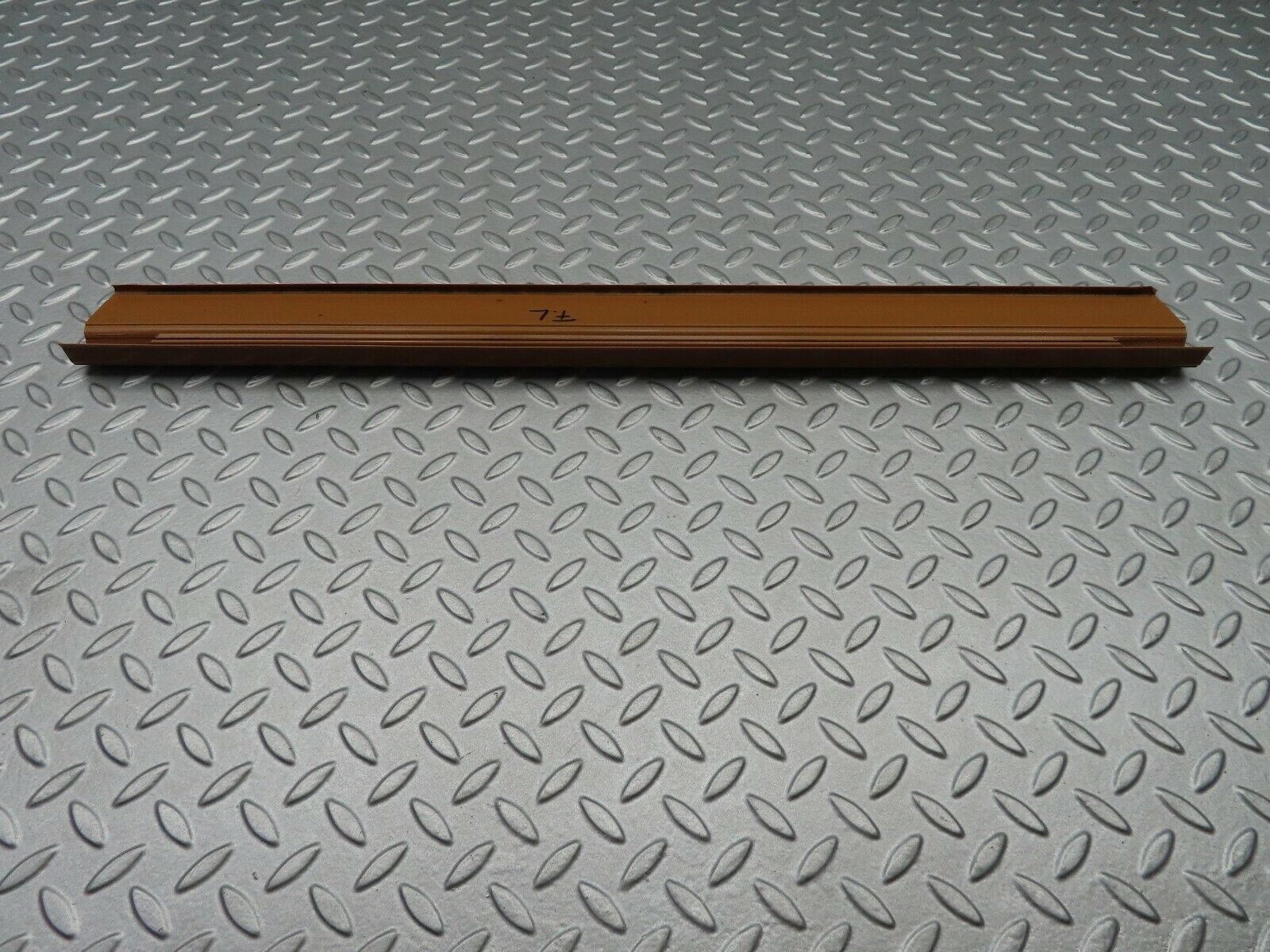 5666 Mercedes-Benz W123 200 Front Left Door Sill