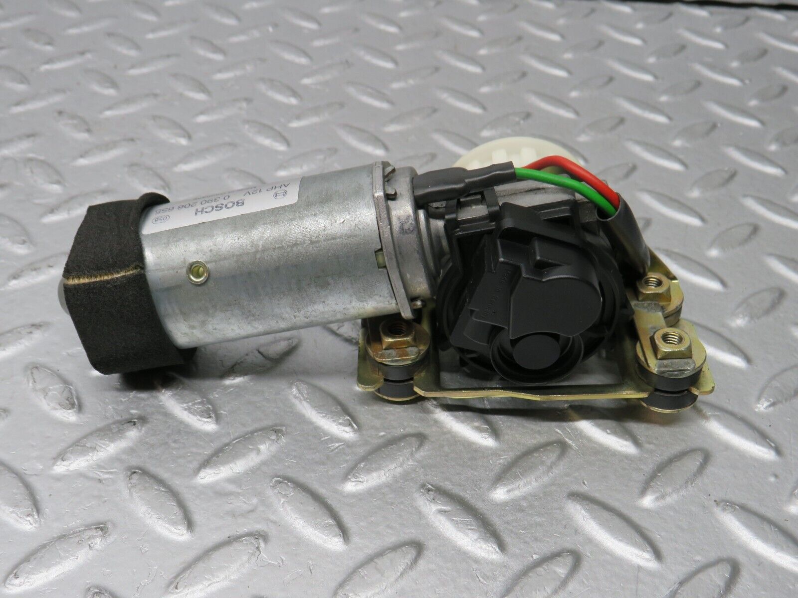36850 Mercedes-Benz R129 300SL-24 Front Left Seat Adjustment Motor Bosch 1298202342 0390206655