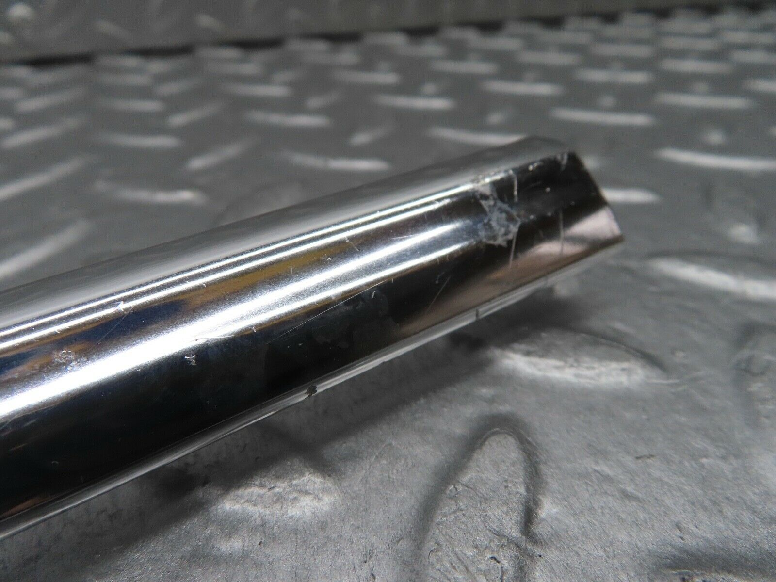 18140 Mercedes-Benz W123 200 Front Left Door Chrome Moulding Trim