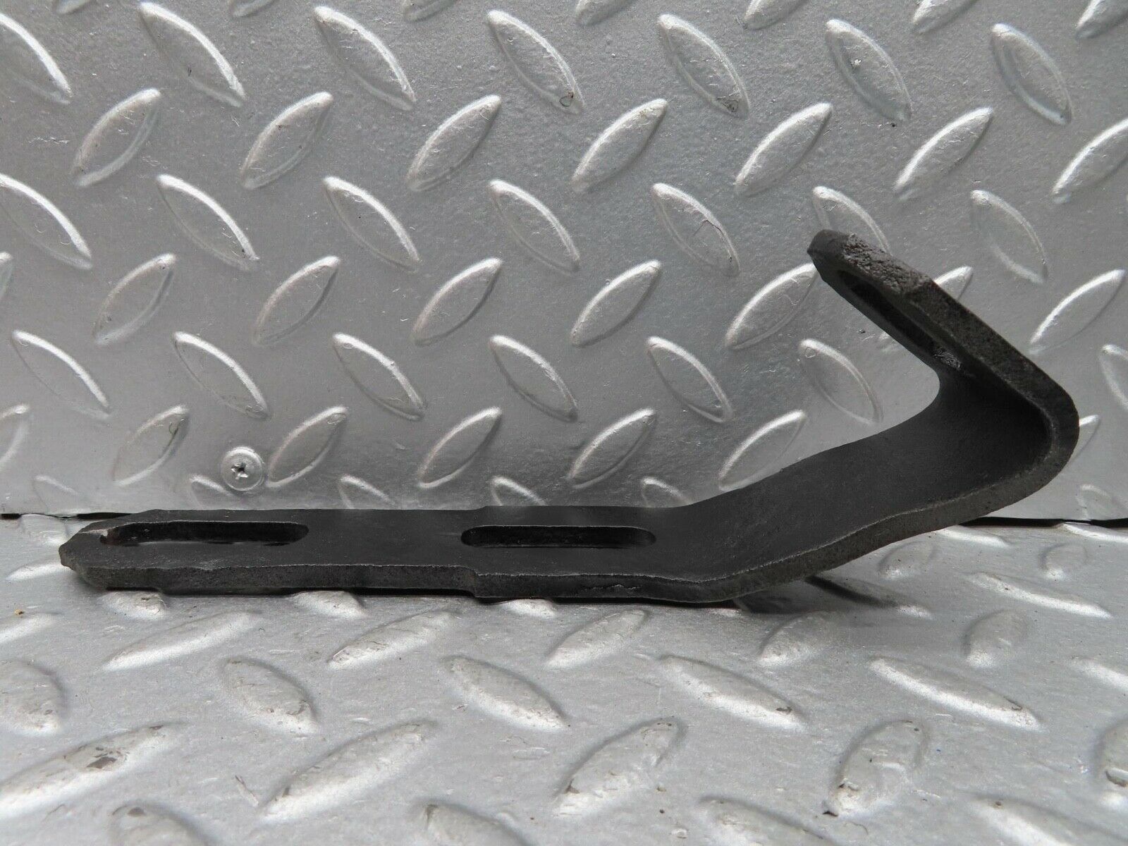 14508 Mercedes-Benz W116 350SE Front Bumper Bracket Holder