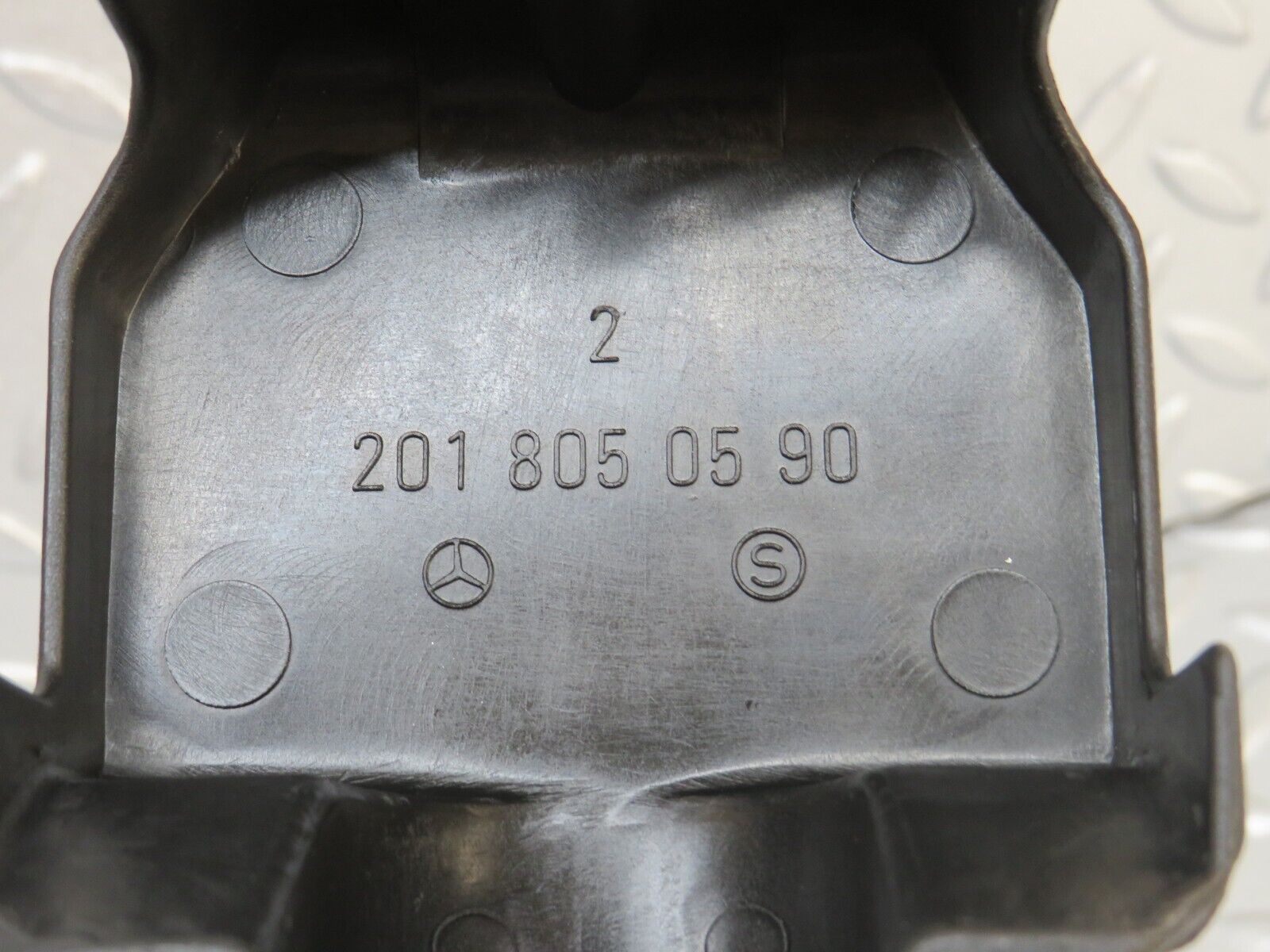 36637 Mercedes-Benz W201 190E 2.0L Rear Door Lock Vacuum Actuator 2x 2018050590