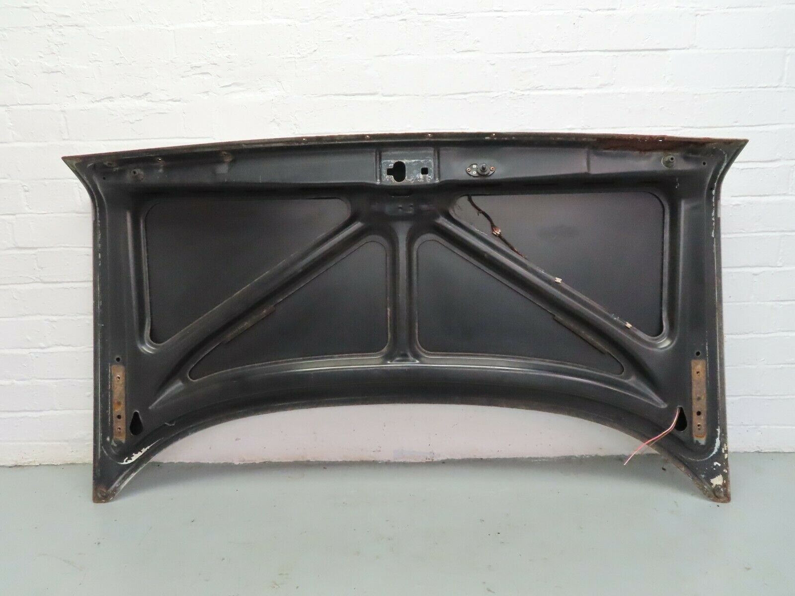 6861 Mercedes-Benz C107 350SLC Coupe Boot Lid Trunk Door