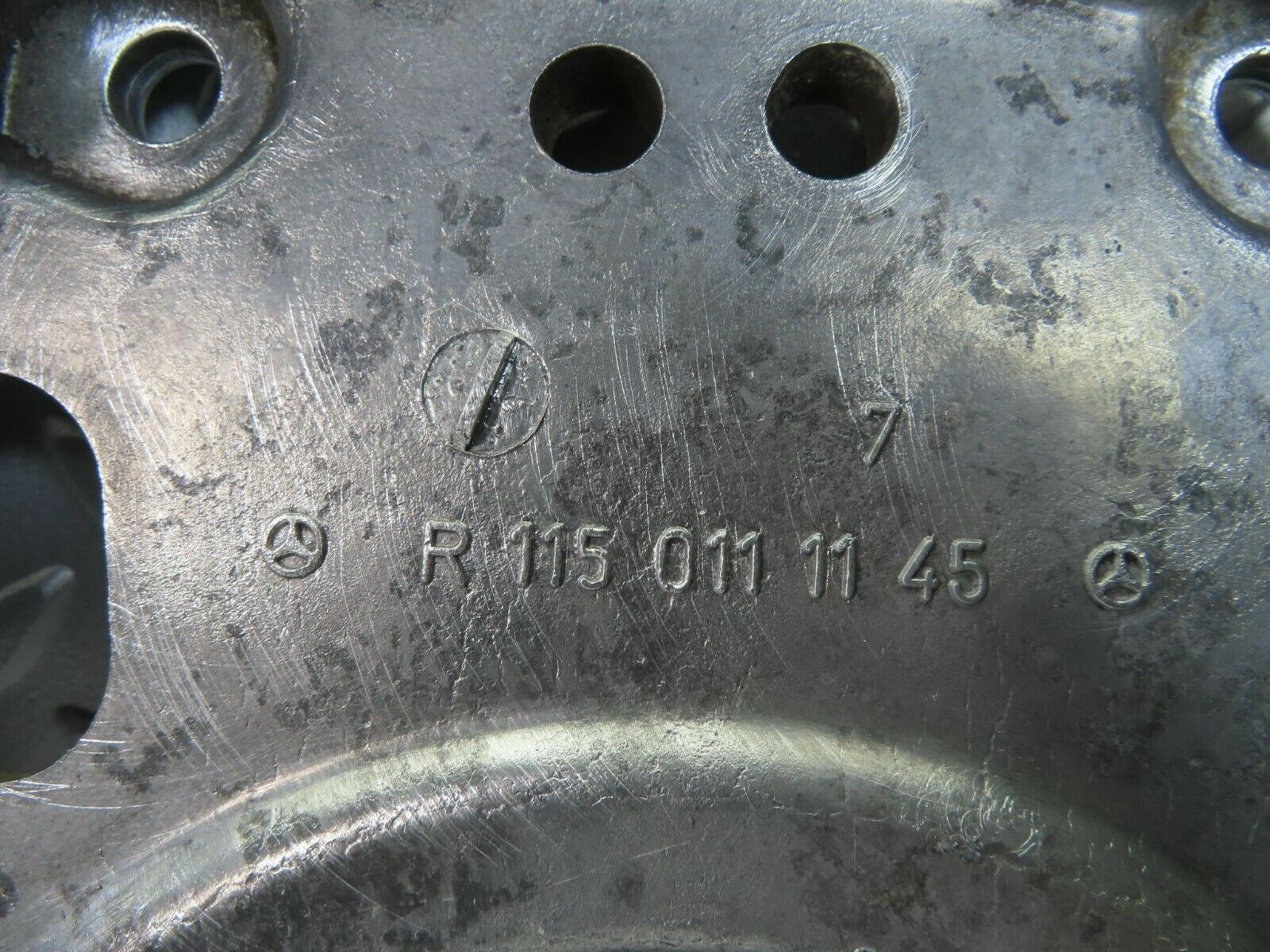 8776 Mercedes-Benz W115 Gearbox Flange 1150111145