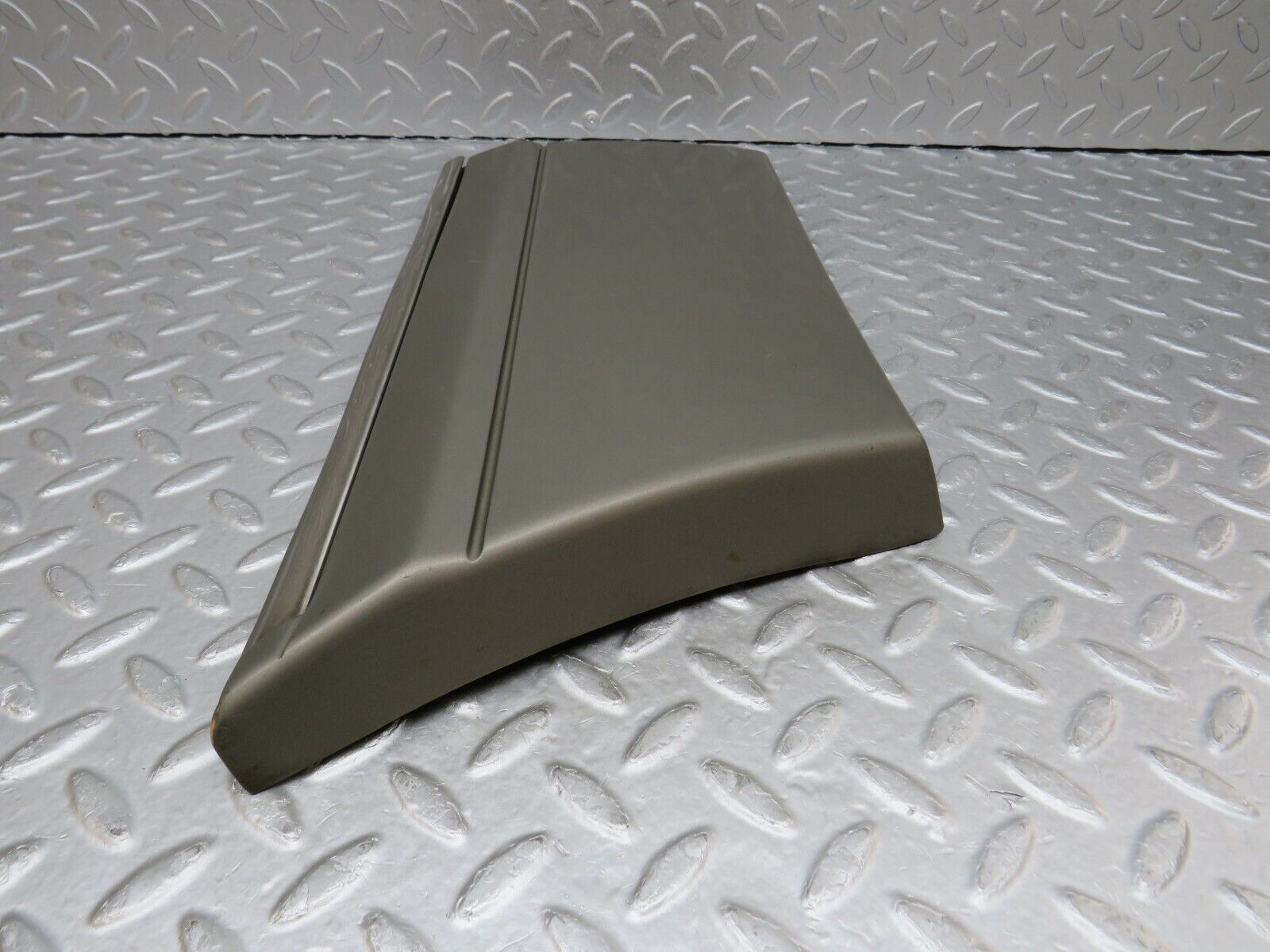 35968 Mercedes-Benz W126 420SE Front Left Fender Wing Moulding Trim 1266903540