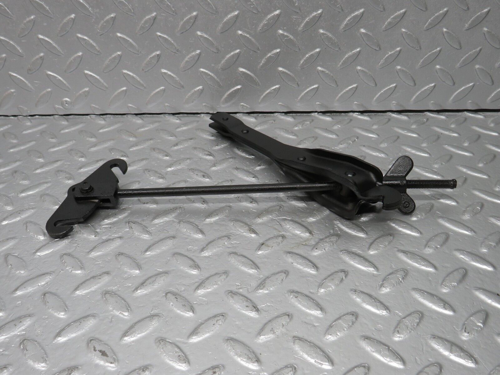 40416 Mercedes-Benz W110 230 Handbrake Adjusting Handbrake Regulator