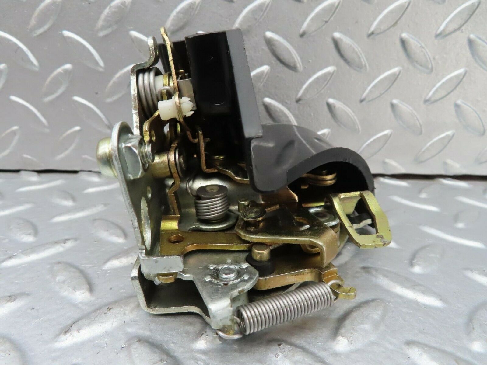 15234 Mercedes-Benz W123 230E Rear Left Door Lock Mechanism 1237230108