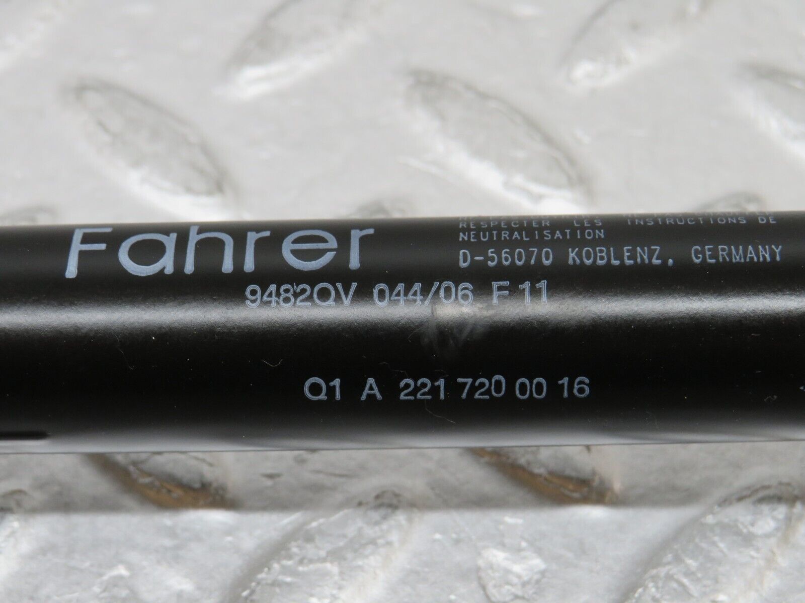 35242 Mercedes-Benz W221 Front Left Door Stopper Strut 2217200016