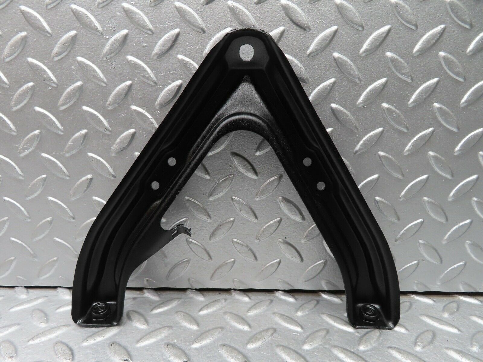 21288 Mercedes-Benz W123 230E Air Intake Manifold Bracket