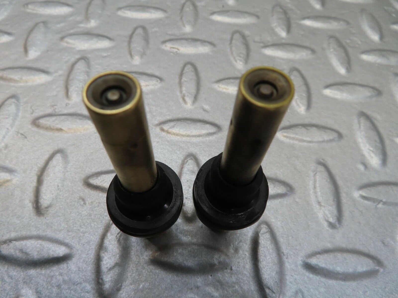 15938 Mercedes-Benz W123 280E 2x Fuel Injectors Bosch 0437502010