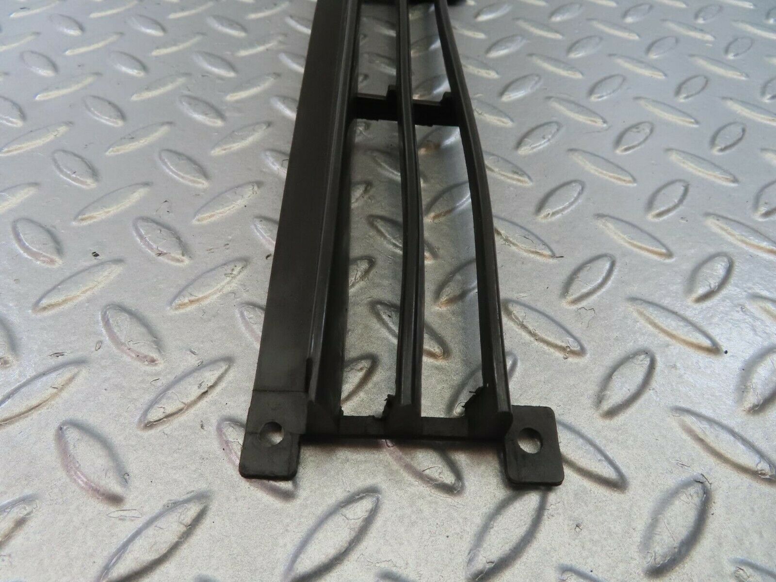 8864 Mercedes-Benz W115 Front Lower Grill Right