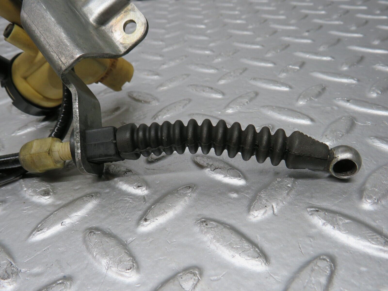 32715 Mercedes-Benz S124 300TE Automatic Gearbox Kickdown Cable