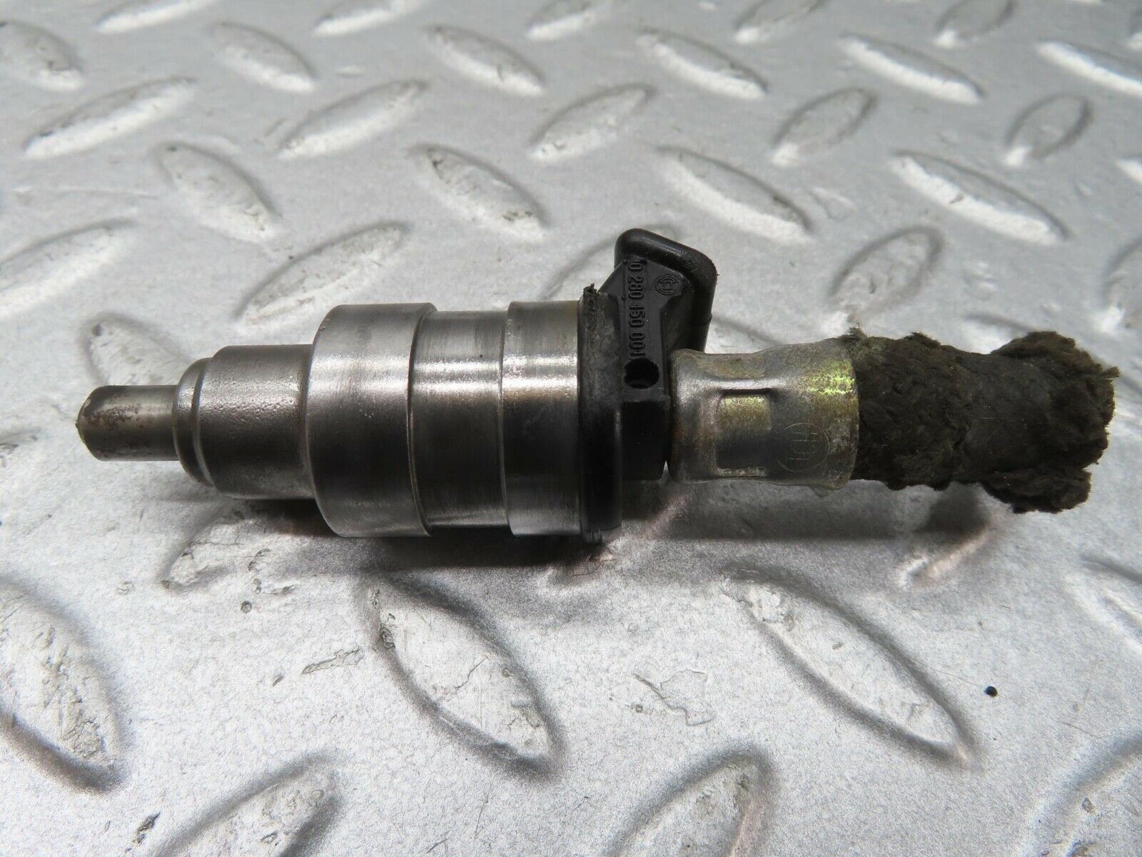 13338 Mercedes-Benz W116 350SE Fuel Injector Bosch 0280150001
