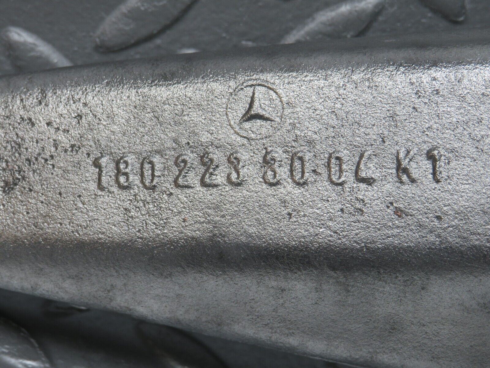 40300 Mercedes-Benz W110 230 Engine Mount Bracket Left Side 1802233004