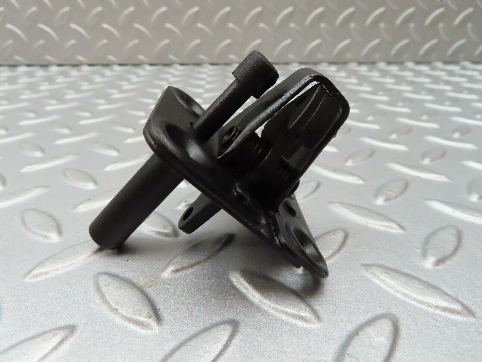 4003 Mercedes-Benz S123 200T Wagon Bonnet Lock Latch