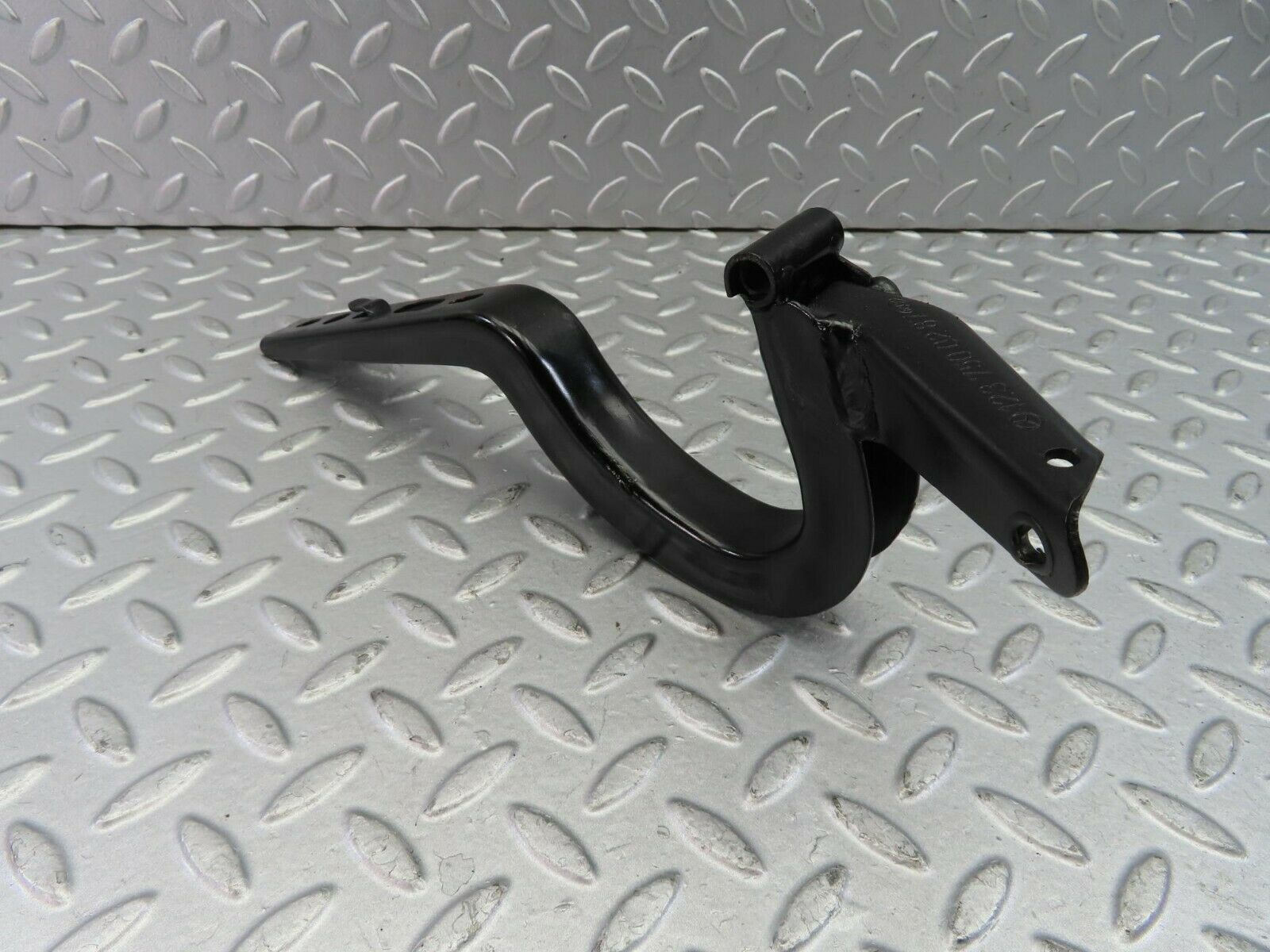 9694 Mercedes-Benz C123 280CE Coupe Trunk Lid Hinge Right Side 1237500287