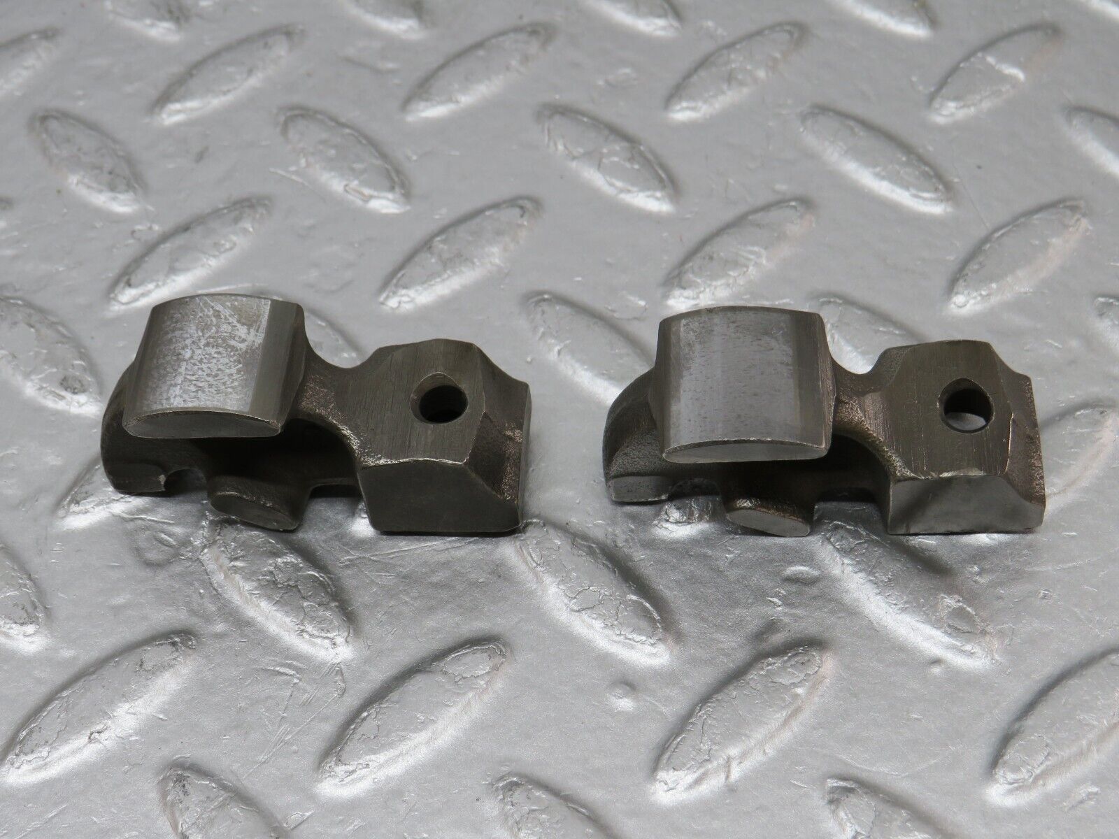 34559 Mercedes-Benz C126 380SEC Coupe Rocker Arm With Valve Tappet